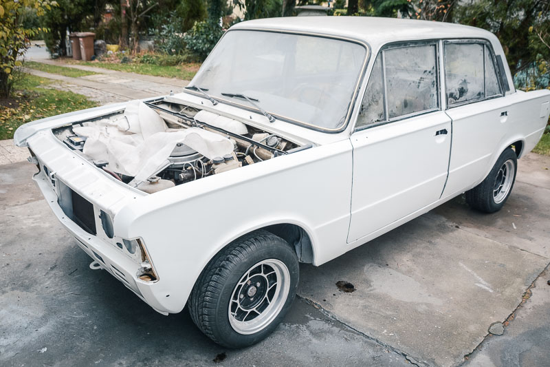 Renowacja Fiat 125p, lakierowanie
